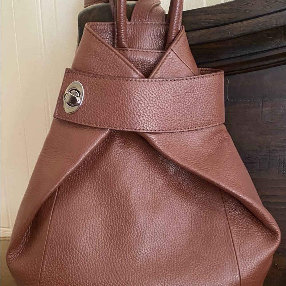 NWOT Elegant Stella Convertible Leather Backpack Purse - Brown